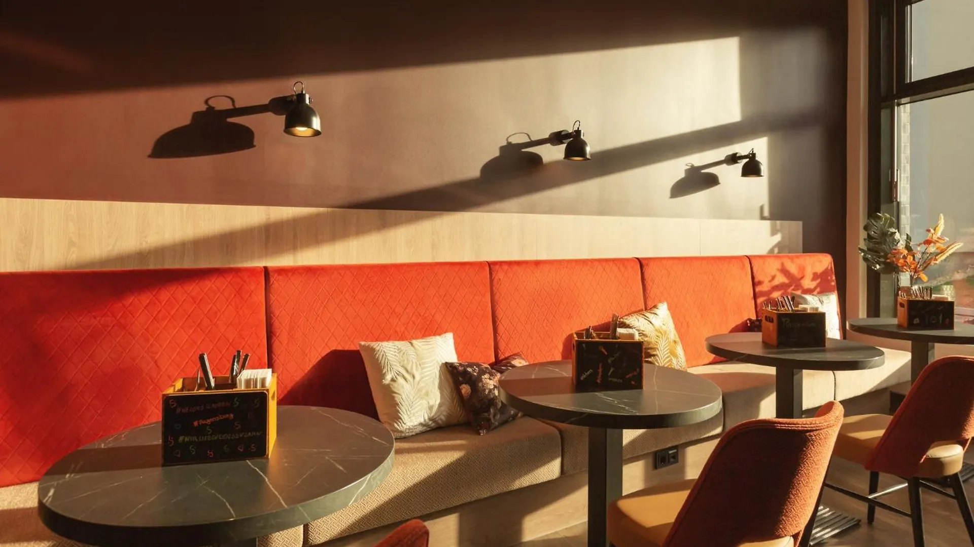 Holiday Inn - The Niu, Sparrow Regensburg By Ihg Hotel